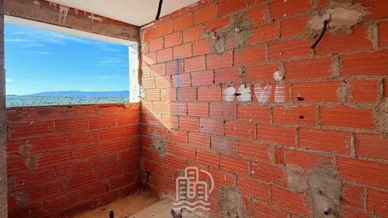 3 slaapkamer Halfvrijstaande villa te koop in Godelleta - € 75.000 (Ref: 9626390)