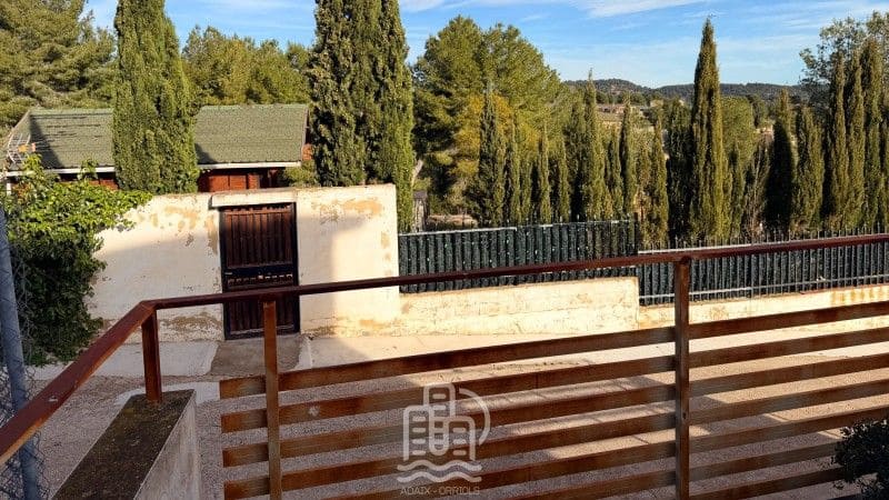 3 slaapkamer Halfvrijstaande villa te koop in Godelleta - € 75.000 (Ref: 9626390)