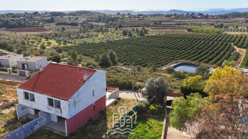 3 slaapkamer Halfvrijstaande villa te koop in Godelleta - € 75.000 (Ref: 9626390)