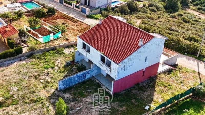 3 slaapkamer Halfvrijstaande villa te koop in Godelleta - € 75.000 (Ref: 9626390)