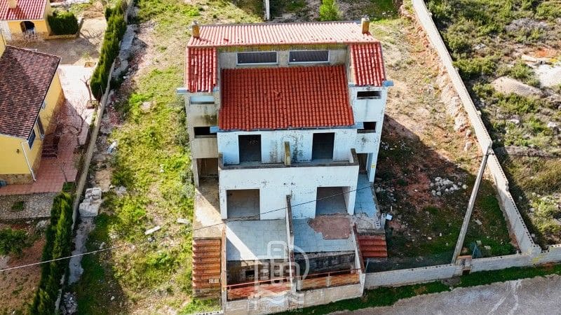 3 slaapkamer Halfvrijstaande villa te koop in Godelleta - € 75.000 (Ref: 9626390)