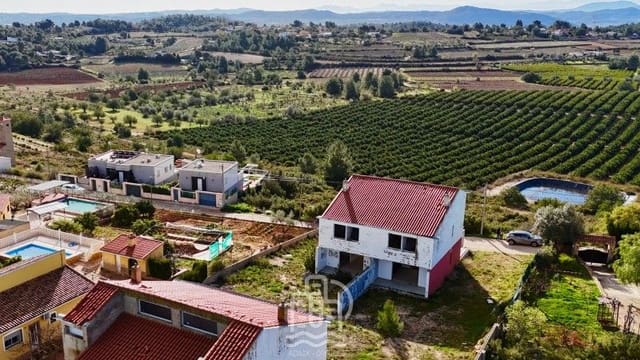 3 slaapkamer Halfvrijstaande villa te koop in Godelleta - € 75.000 (Ref: 9626390)