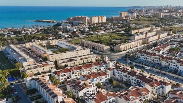 Adosado de 3 habitaciones en El Campello en venta con garaje - 295.000 € (Ref: 9658504)