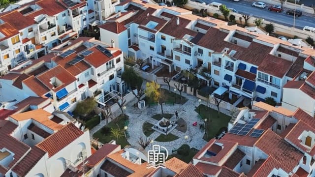 Adosado de 3 habitaciones en El Campello en venta con garaje - 295.000 € (Ref: 9658504)