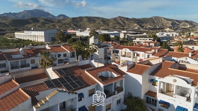 Adosado de 3 habitaciones en El Campello en venta con garaje - 295.000 € (Ref: 9658504)