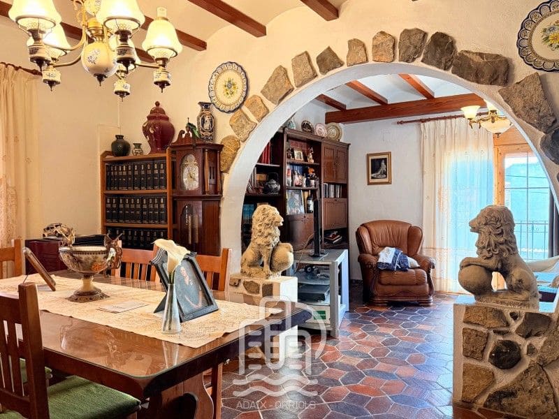 5 soveværelse Byhus til salg i Benifairo de les Valls - € 300.000 (Ref: 9694091)