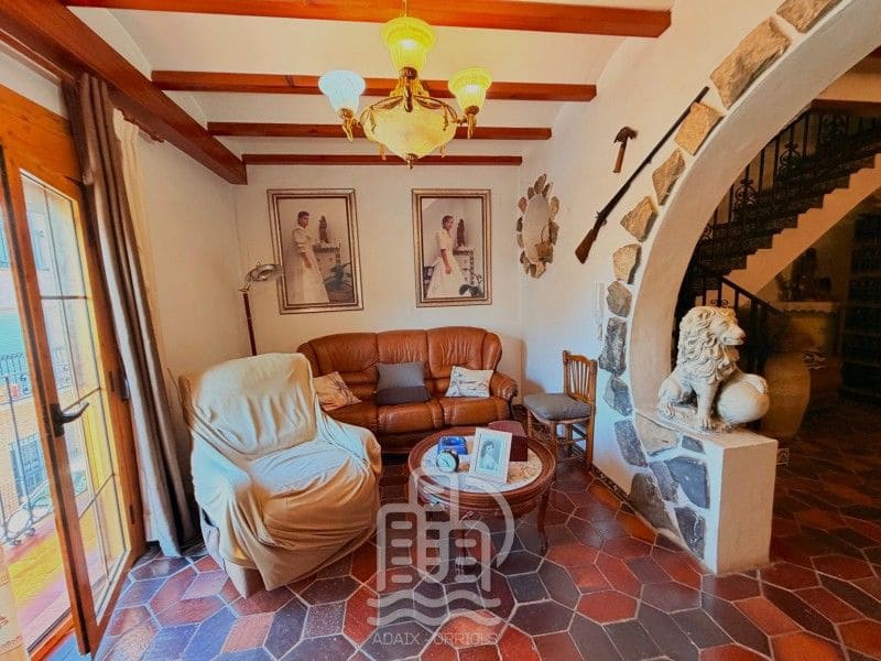 5 soveværelse Byhus til salg i Benifairo de les Valls - € 300.000 (Ref: 9694091)