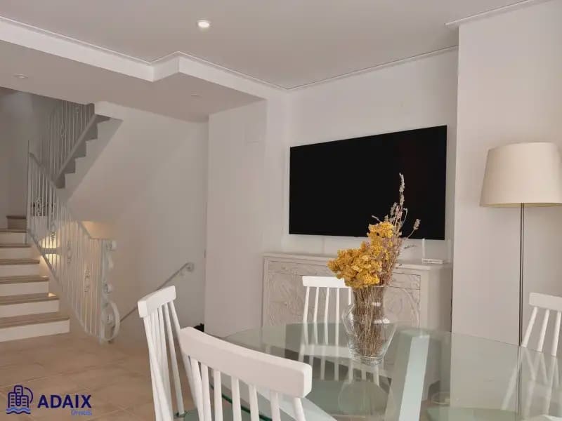 4 slaapkamer Rijtjeshuis te koop in Torreblanca met garage - € 369.000 (Ref: 9819246)