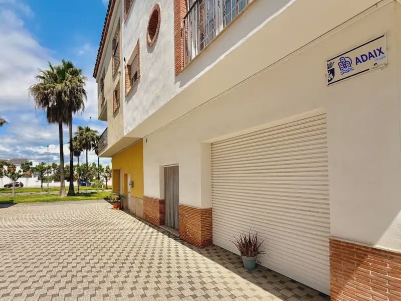 4 slaapkamer Rijtjeshuis te koop in Torreblanca met garage - € 369.000 (Ref: 9819246)
