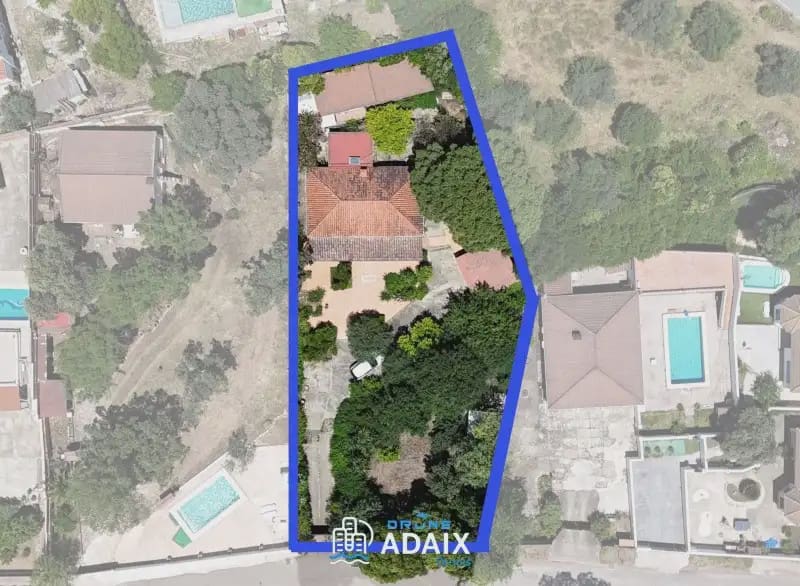 4 slaapkamer Villa te koop in Cordoba stad met garage - € 350.000 (Ref: 9876863)