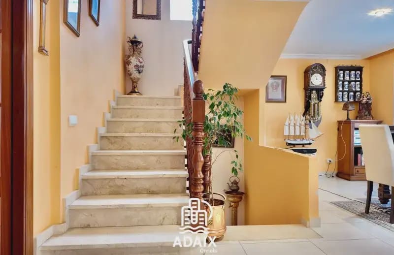 3 sovrum Semi-fristående Villa till salu i El Campello med pool garage - 900 000 € (Ref: 9911565)