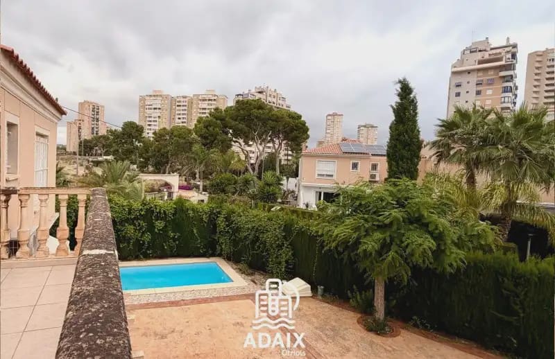3 sovrum Semi-fristående Villa till salu i El Campello med pool garage - 900 000 € (Ref: 9911565)