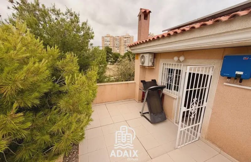 3 sovrum Semi-fristående Villa till salu i El Campello med pool garage - 900 000 € (Ref: 9911565)