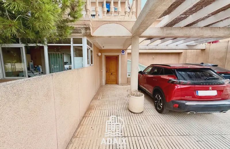 3 sovrum Semi-fristående Villa till salu i El Campello med pool garage - 900 000 € (Ref: 9911565)