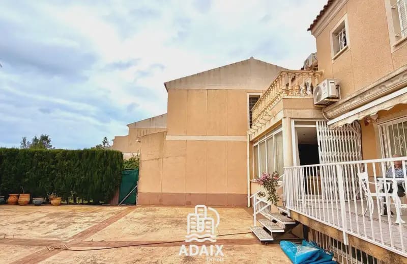 3 sovrum Semi-fristående Villa till salu i El Campello med pool garage - 900 000 € (Ref: 9911565)