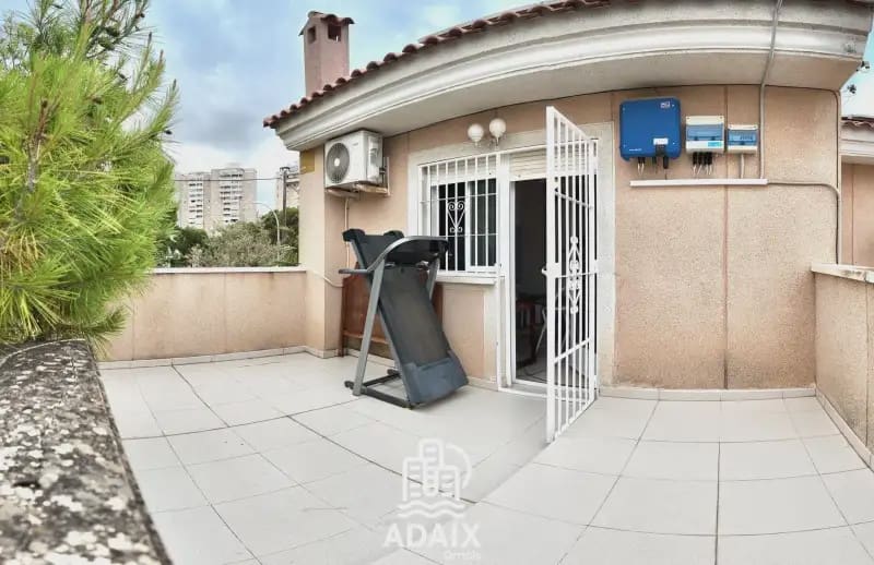 3 sovrum Semi-fristående Villa till salu i El Campello med pool garage - 900 000 € (Ref: 9911565)
