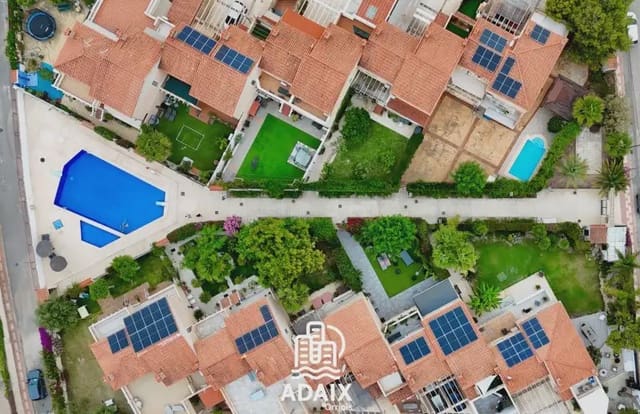 3 sovrum Semi-fristående Villa till salu i Playa de Muchavista, El Campello - 900 000 € (Ref: 9911565)