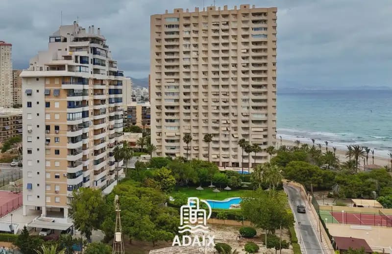 3 sovrum Semi-fristående Villa till salu i El Campello med pool garage - 900 000 € (Ref: 9911565)