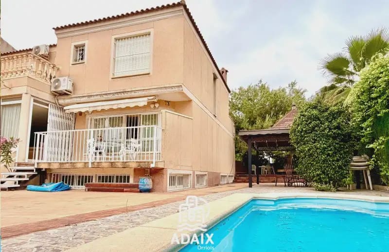 3 sovrum Semi-fristående Villa till salu i El Campello med pool garage - 900 000 € (Ref: 9911565)