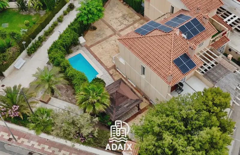 3 sovrum Semi-fristående Villa till salu i El Campello med pool garage - 900 000 € (Ref: 9911565)