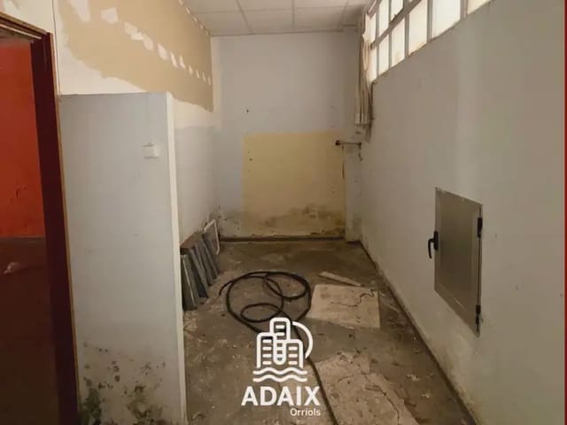 Commercieel te koop in Burjassot - € 158.000 (Ref: 9932308)