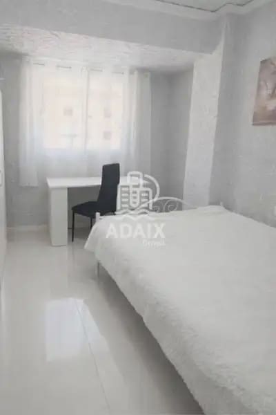 5 bedroom Flat for sale in Valencia city - € 238,000 (Ref: 9970906)