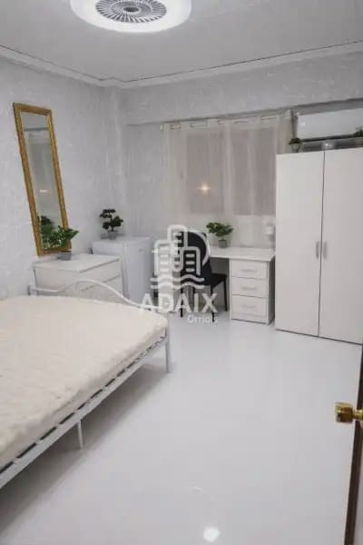 5 bedroom Flat for sale in Valencia city - € 238,000 (Ref: 9970906)