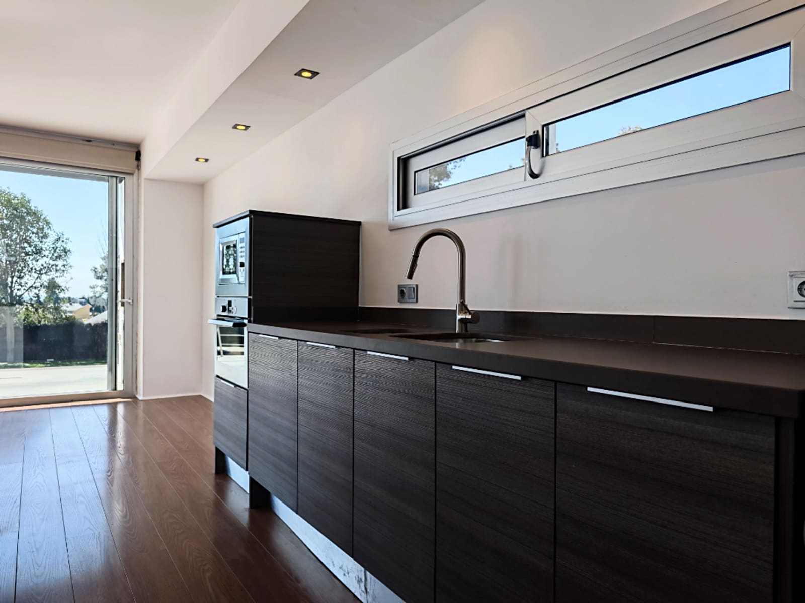 4 bedroom Townhouse for sale in Fontpineda with pool garage - € 690,000 (Ref: 9735153)