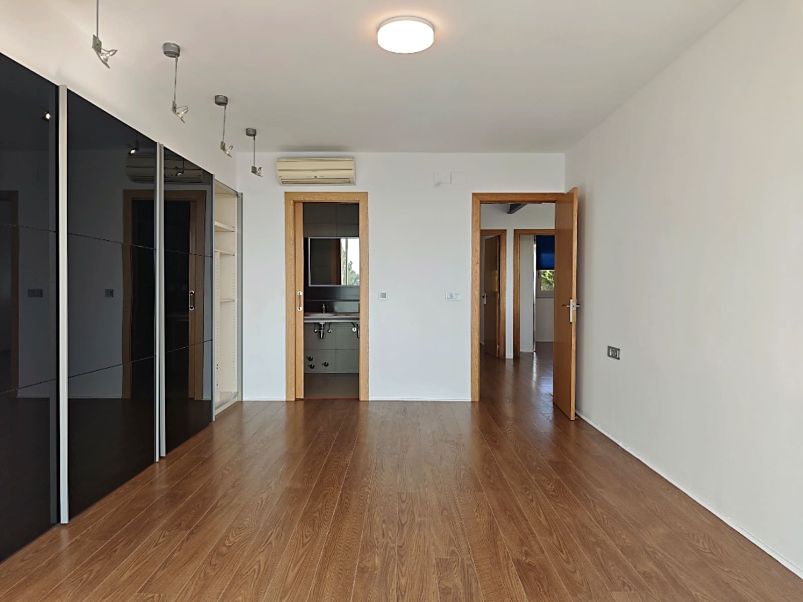 4 bedroom Townhouse for sale in Fontpineda with pool garage - € 690,000 (Ref: 9735153)