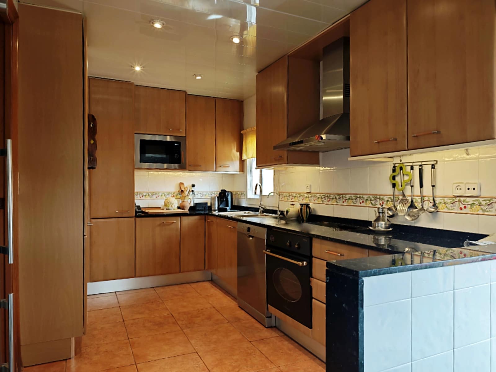 5 bedroom Villa for sale in Palleja with garage - € 539,000 (Ref: 9736251)