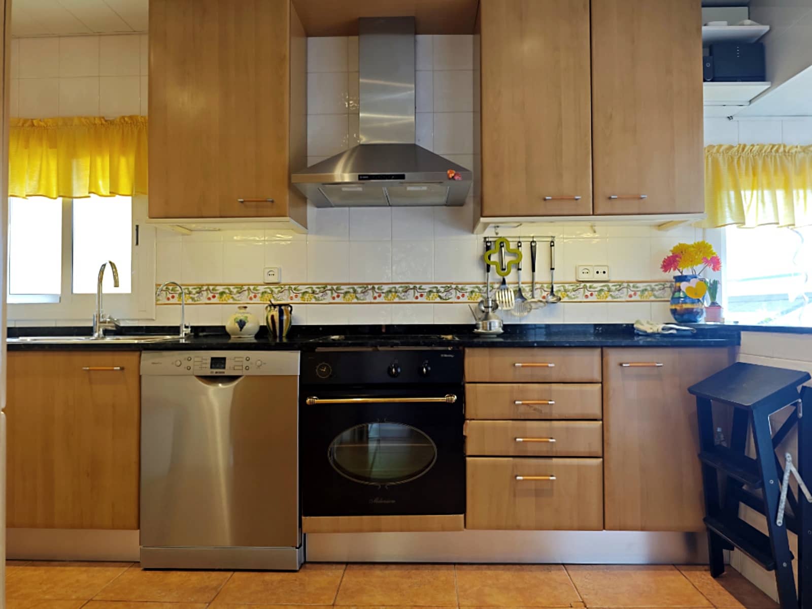 5 bedroom Villa for sale in Palleja with garage - € 539,000 (Ref: 9736251)