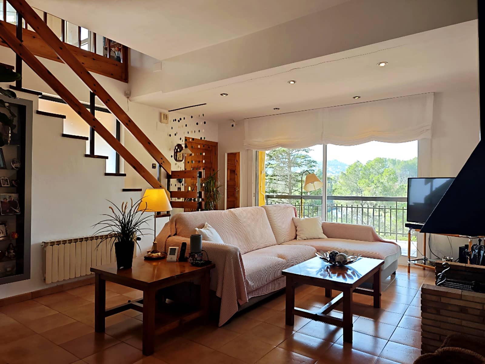 5 bedroom Villa for sale in Palleja with garage - € 539,000 (Ref: 9736251)