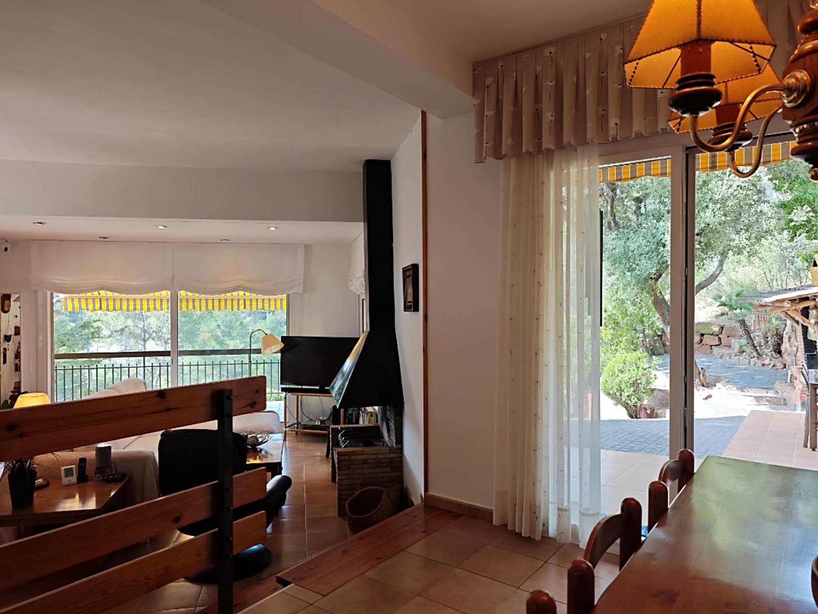 5 bedroom Villa for sale in Palleja with garage - € 539,000 (Ref: 9736251)