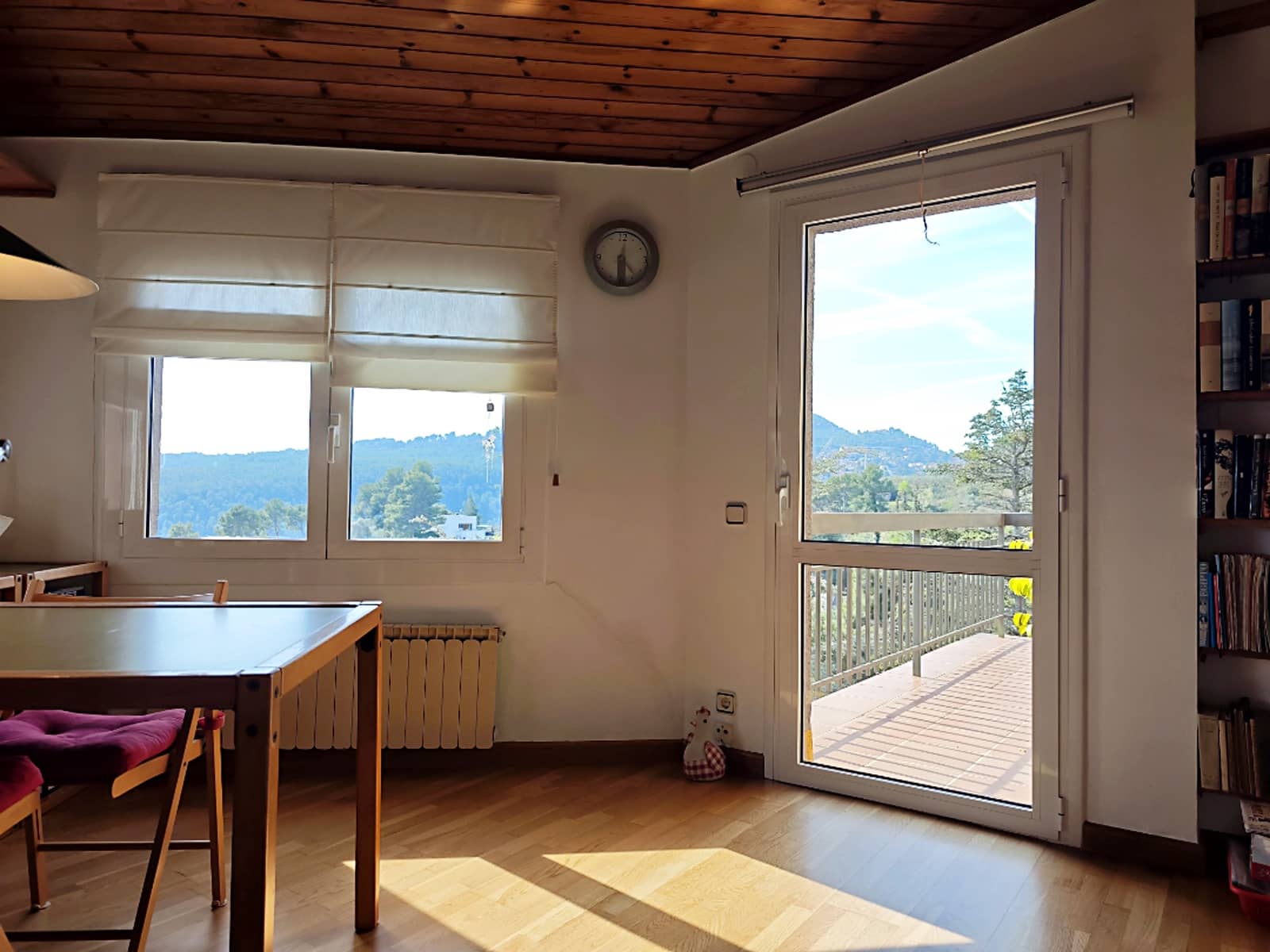 5 bedroom Villa for sale in Palleja with garage - € 539,000 (Ref: 9736251)