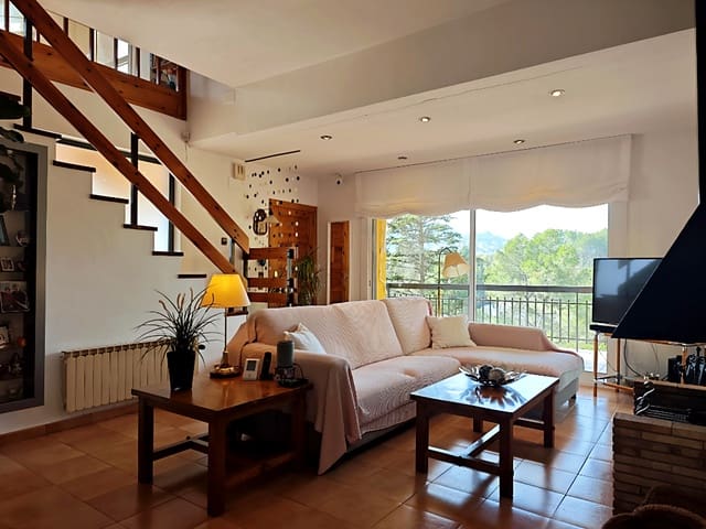 5 bedroom Villa for sale in Fontpineda with garage - € 539,000 (Ref: 9736251)