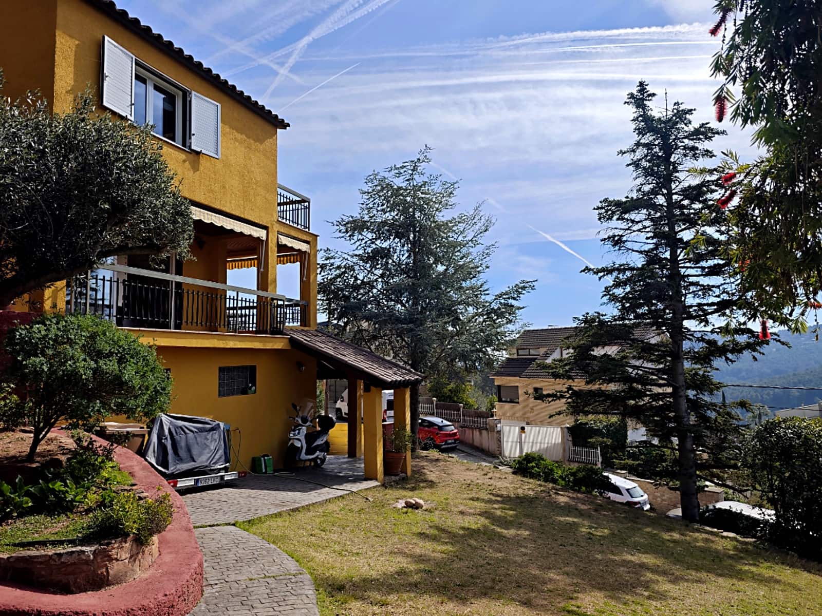 5 bedroom Villa for sale in Palleja with garage - € 539,000 (Ref: 9736251)