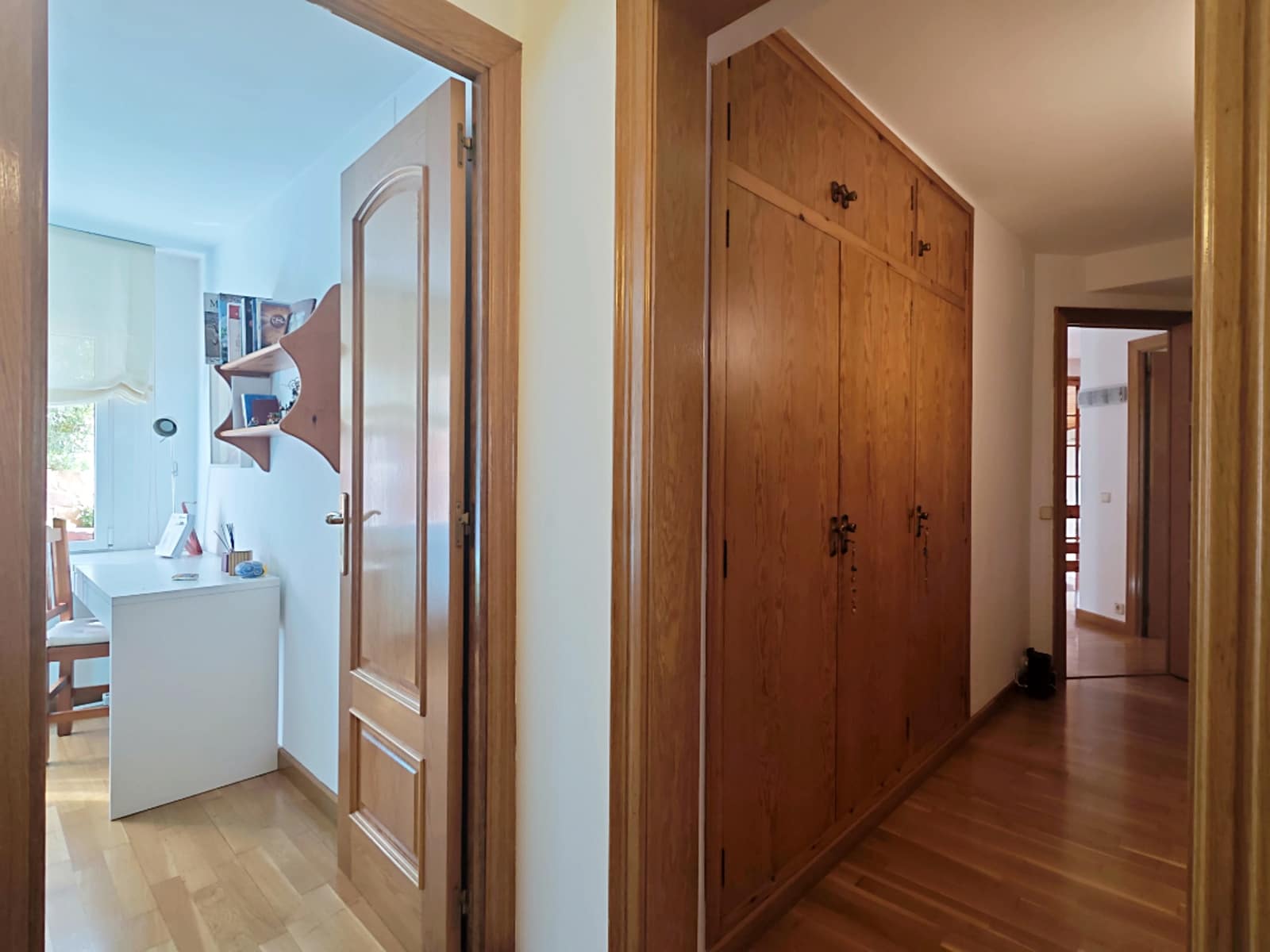 5 bedroom Villa for sale in Palleja with garage - € 539,000 (Ref: 9736251)