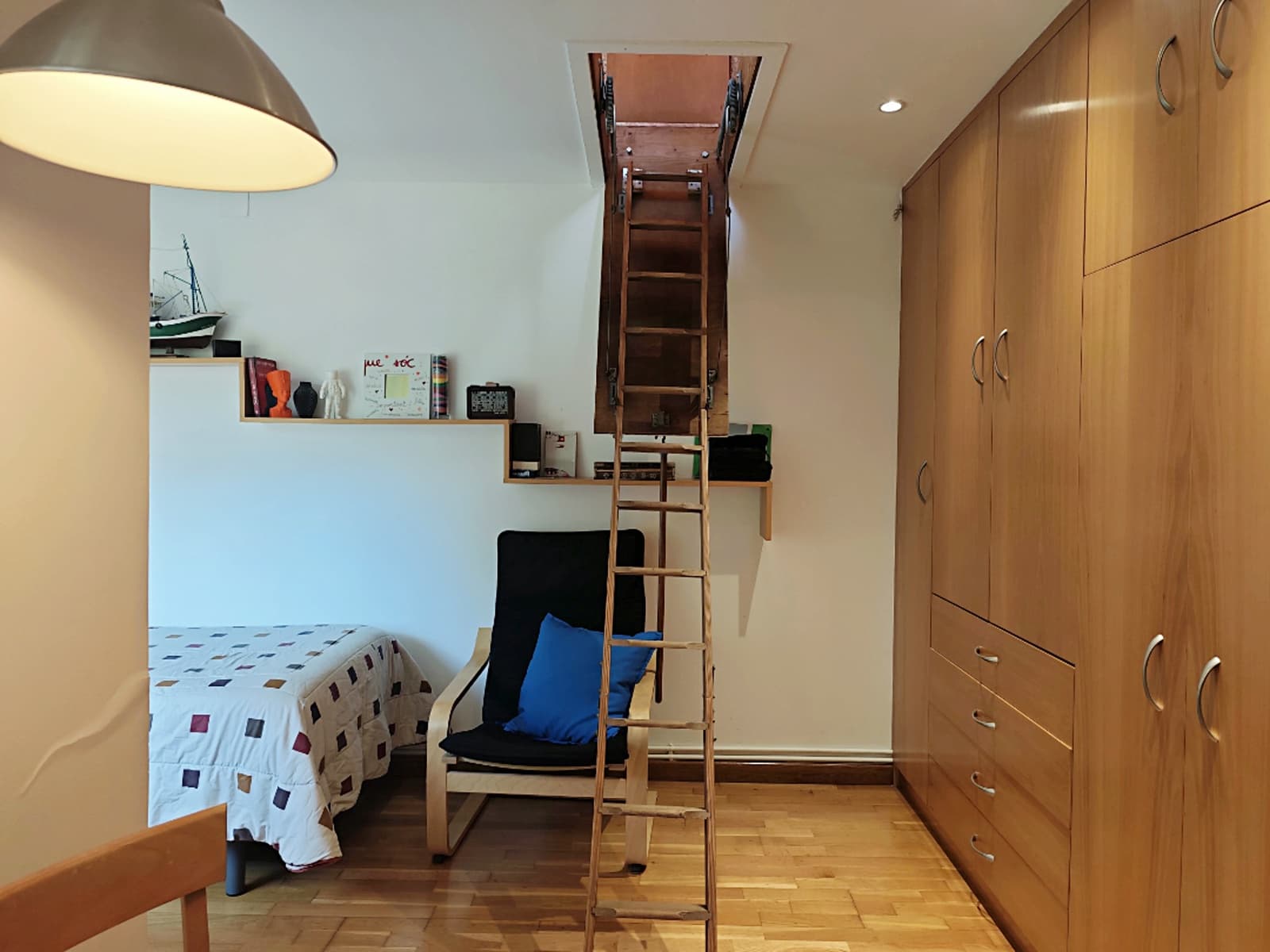 5 bedroom Villa for sale in Palleja with garage - € 539,000 (Ref: 9736251)