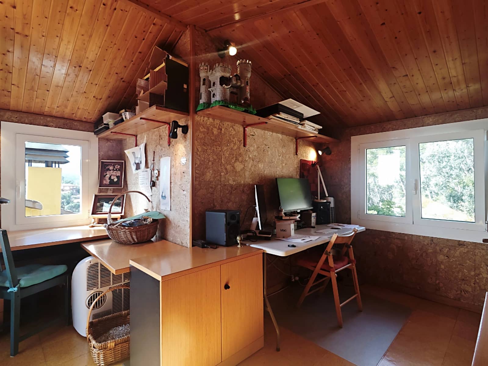 5 bedroom Villa for sale in Palleja with garage - € 539,000 (Ref: 9736251)