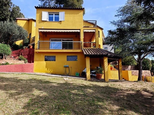 5 bedroom Villa for sale in Fontpineda with garage - € 539,000 (Ref: 9736251)