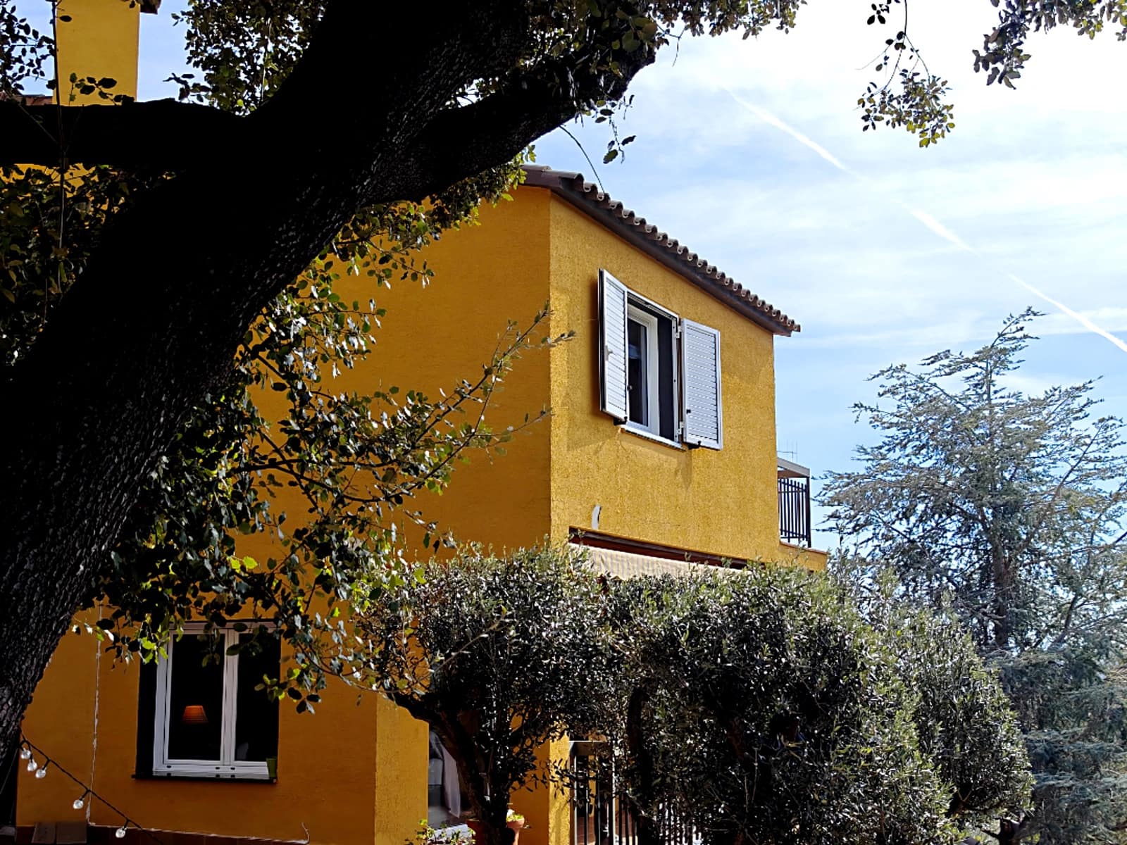 5 bedroom Villa for sale in Palleja with garage - € 539,000 (Ref: 9736251)