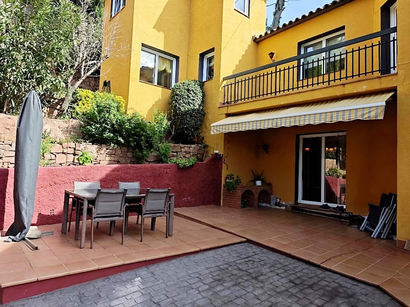 5 bedroom Villa for sale in Palleja with garage - € 539,000 (Ref: 9736251)