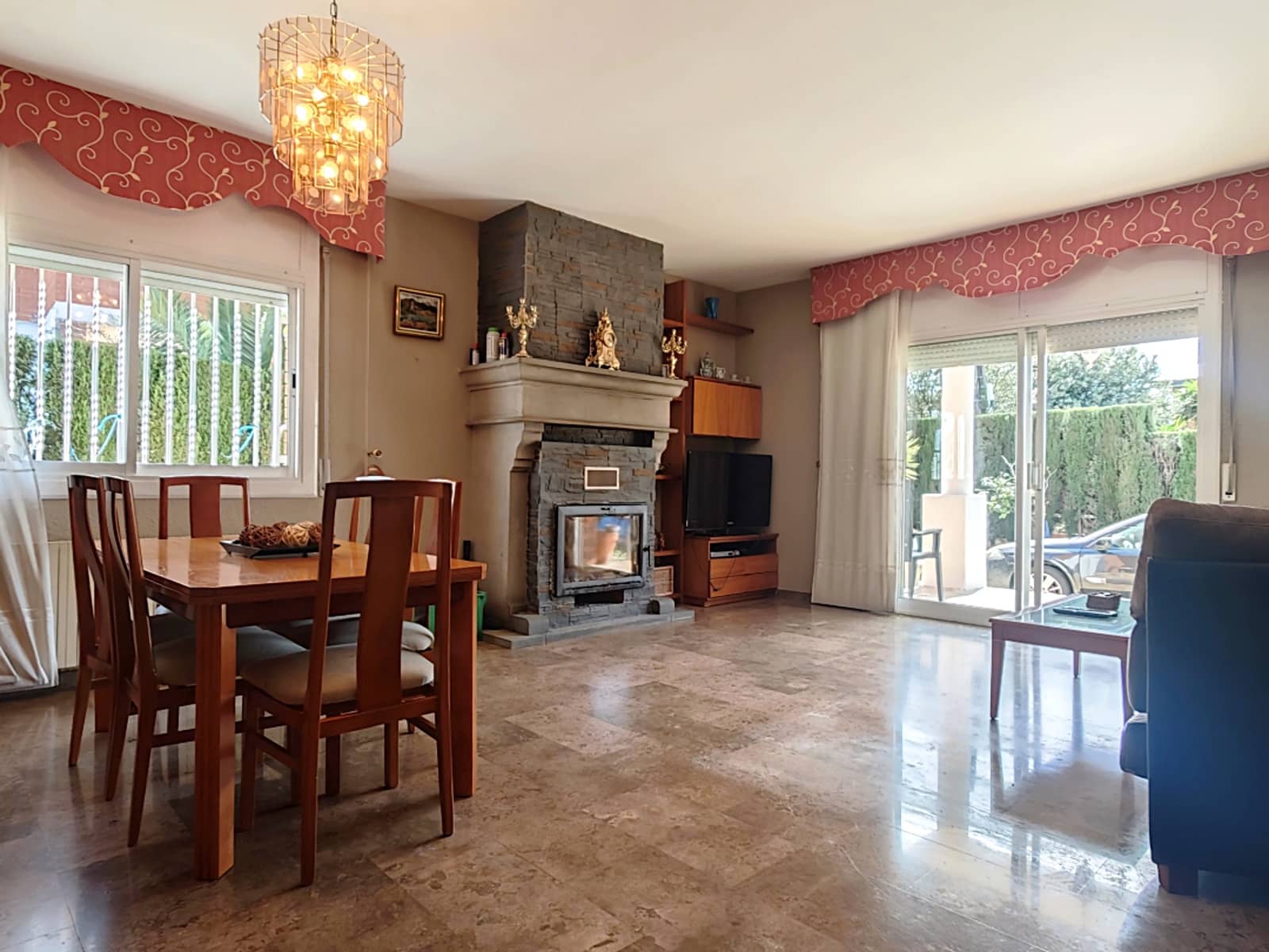 Chalet de 4 habitaciones en Fontpineda en venta con piscina garaje - 545.000 € (Ref: 9739215)