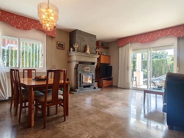 Chalet de 4 habitaciones en Fontpineda en venta con piscina garaje - 545.000 € (Ref: 9739215)