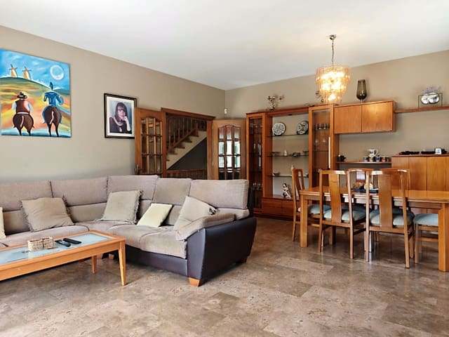 Chalet de 4 habitaciones en Fontpineda en venta con piscina garaje - 545.000 € (Ref: 9739215)