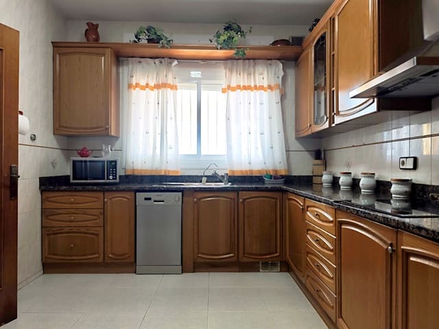 Chalet de 4 habitaciones en Fontpineda en venta con piscina garaje - 545.000 € (Ref: 9739215)