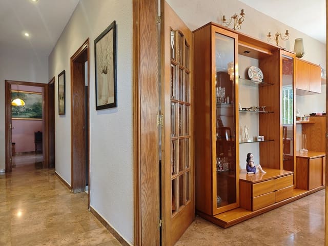 Chalet de 4 habitaciones en Fontpineda en venta con piscina garaje - 545.000 € (Ref: 9739215)