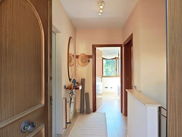 Chalet de 4 habitaciones en Corbera de Llobregat en venta con piscina garaje - 495.000 € (Ref: 9739246)