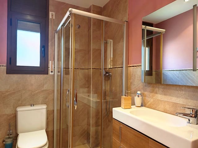 Chalet de 4 habitaciones en Corbera de Llobregat en venta con piscina garaje - 495.000 € (Ref: 9739246)