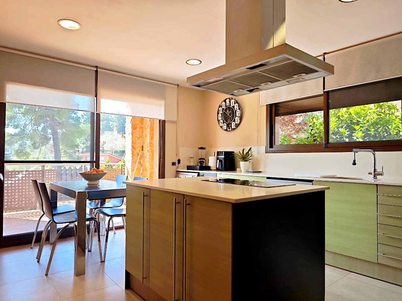 4 bedroom Villa for sale in Corbera de Llobregat with pool garage - € 495,000 (Ref: 9739246)